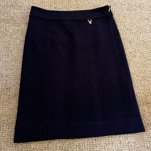 Tory Burch navy skirt with gold detailing - size XS classic knit skirt